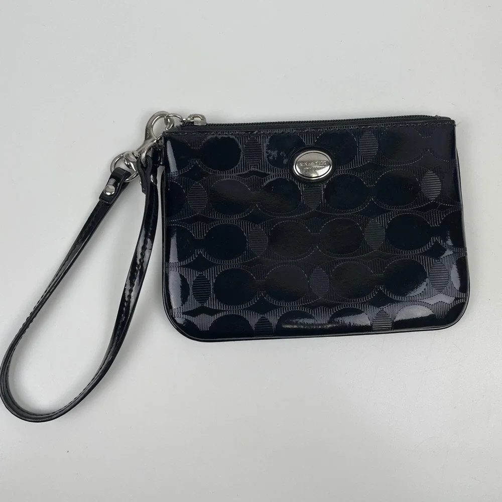 Coach Black Patent Leather Signature Debossed Wristlet Purse F52282 Y2K Designer